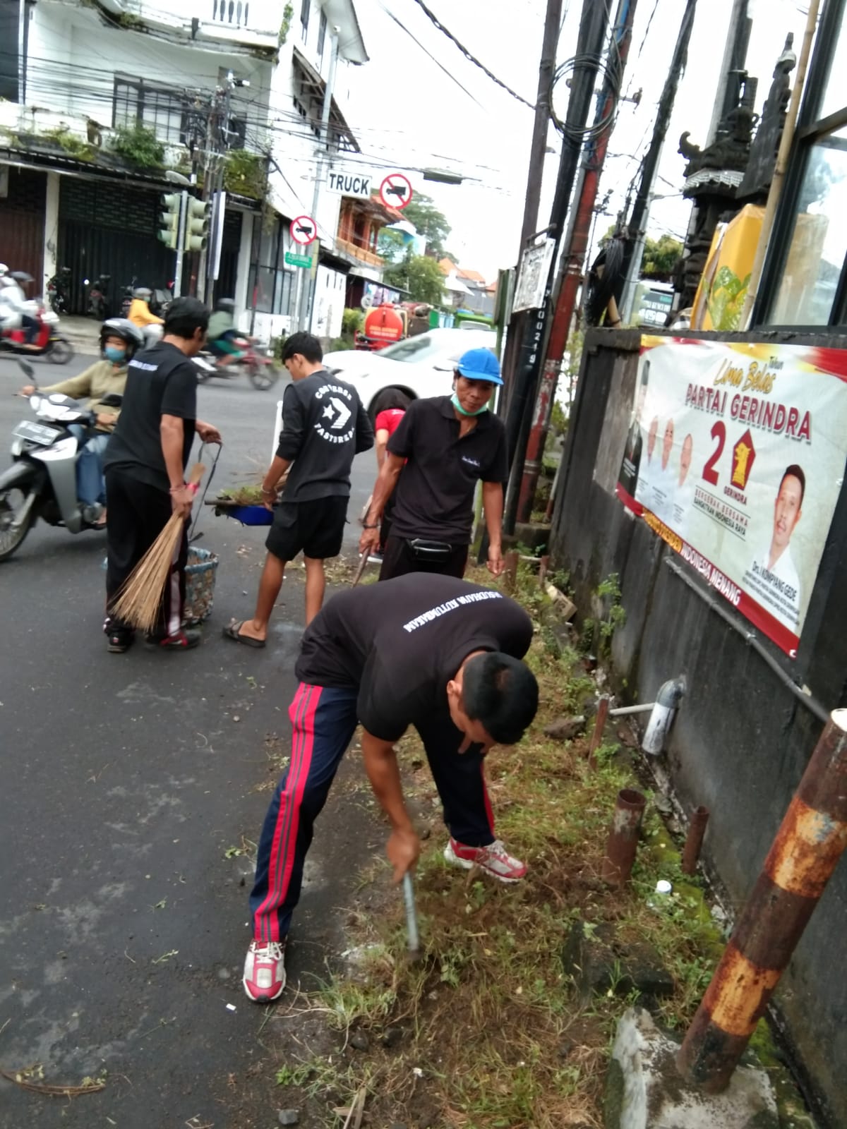 JUMAT BERSIH DAN PEMILAHAN SAMPAH